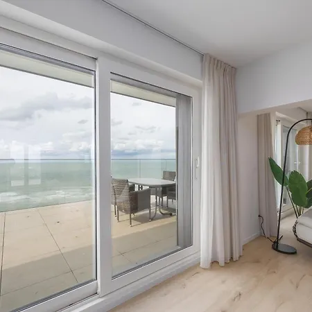 Lecomte - The Seaview Penthouse Cloud 9 Apartment *
