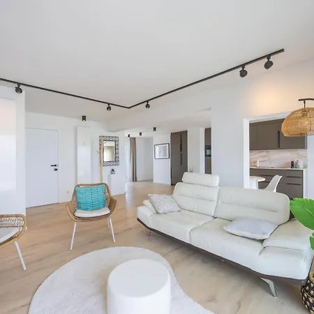 Apartmán Lecomte - The Seaview Penthouse Cloud 9 *